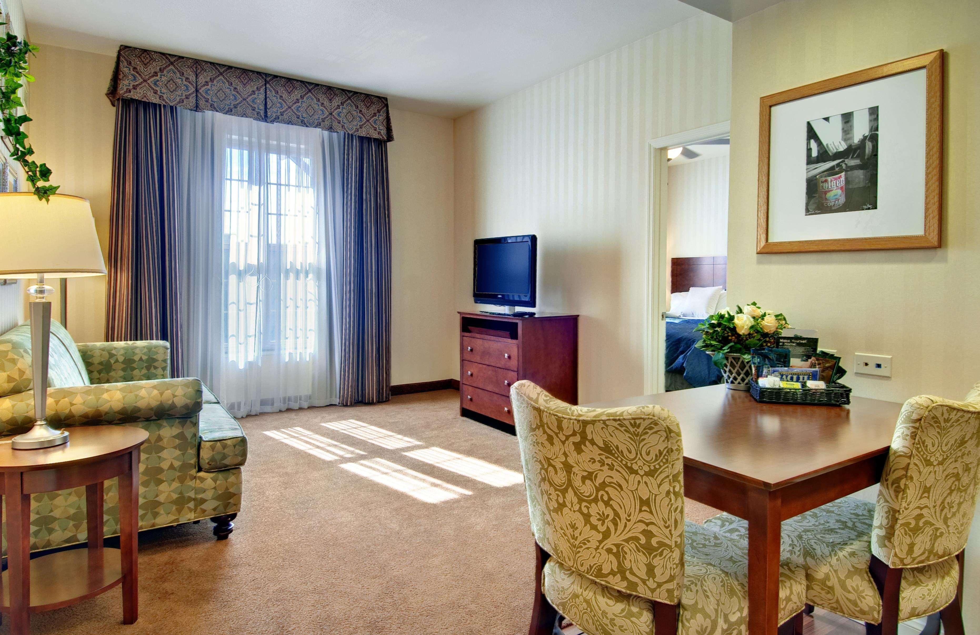 โฮมวูดสวีทบายฮิลตันซคราเมนโตแอร์พอร์ตนาโตมัสโฮเต็ล Hotel ซาคราเมนโต ภายนอก รูปภาพ